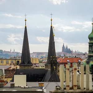 Rooftop Planet Szálloda