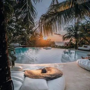 la-cabane.hotelsseminyak.net/