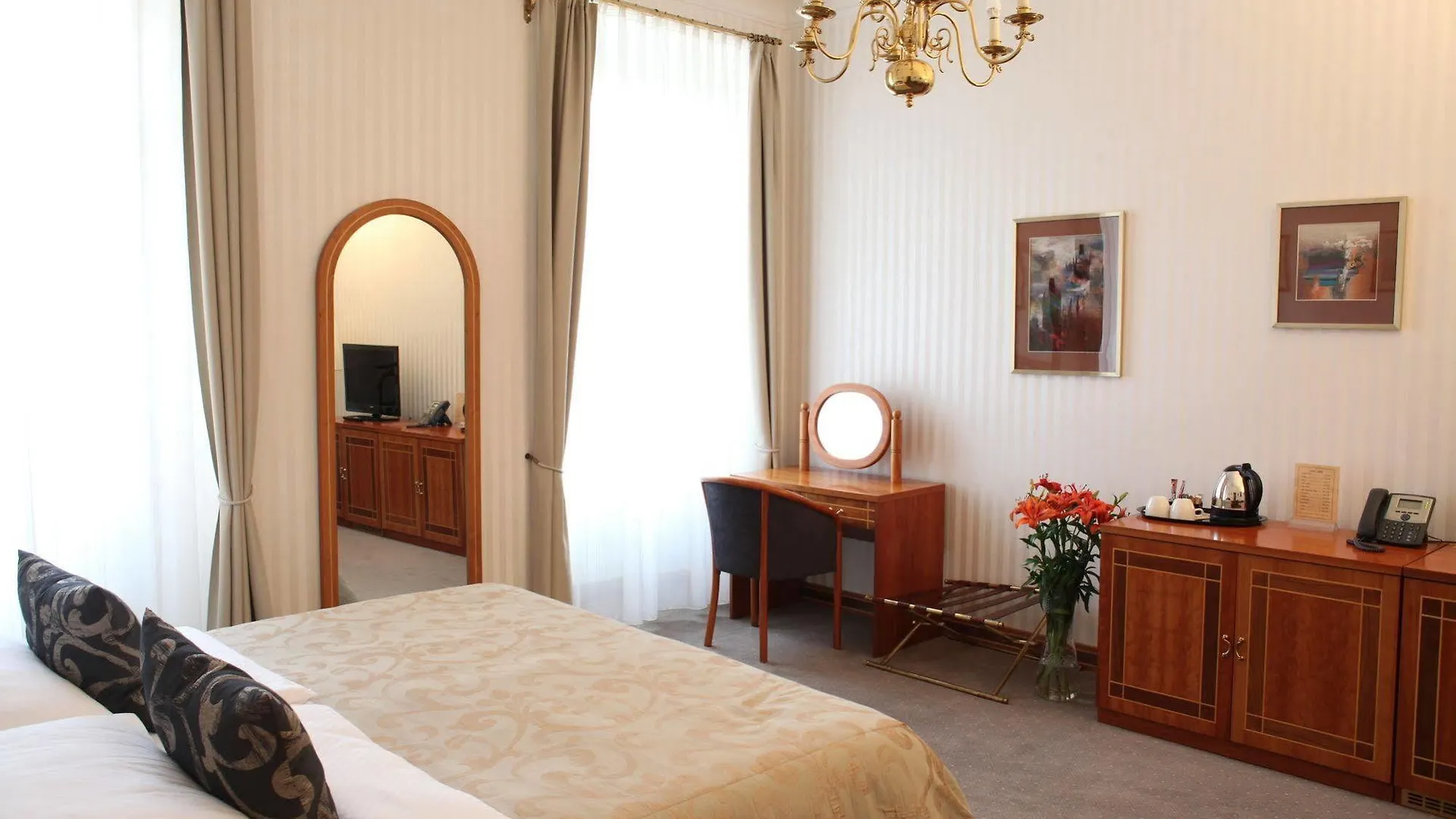 Hotel Pod Vezi Prague 4*,